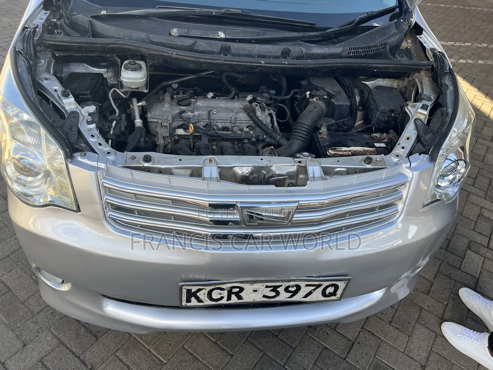 Toyota Noah 2012 Silver