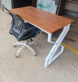 Double Frame Study Table/Swivel Mesh Chair
