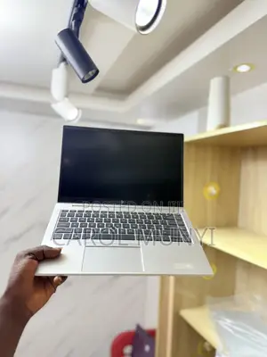 New Laptop HP EliteBook 845 G8 8GB AMD Ryzen 5 SSD 256GB