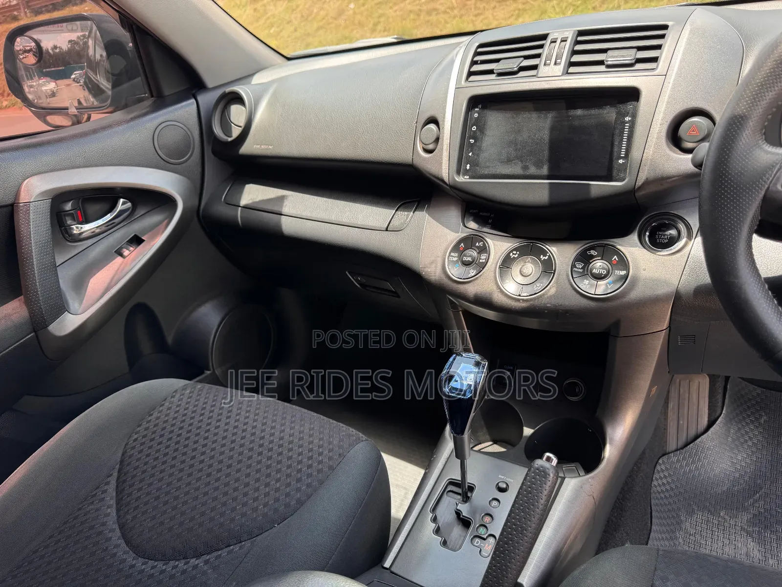 Toyota Vanguard 2012 Black