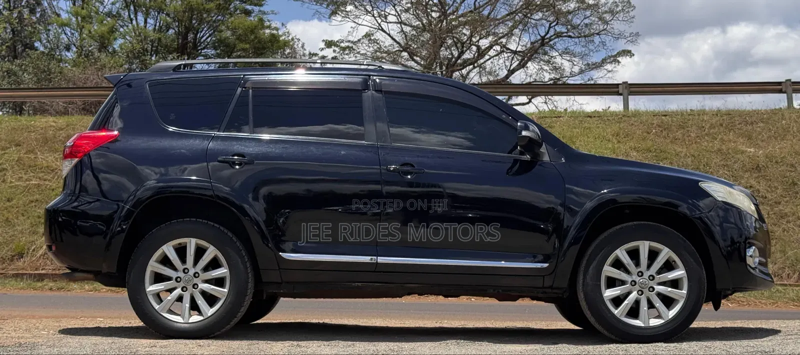 Toyota Vanguard 2012 Black