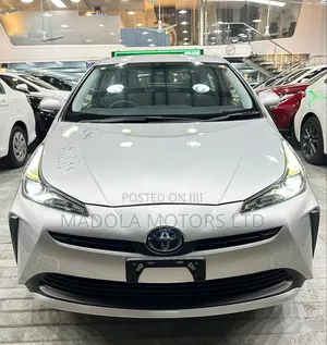Toyota Prius Four 2018 Silver