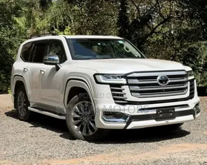 Toyota Land Cruiser 2023 Off white