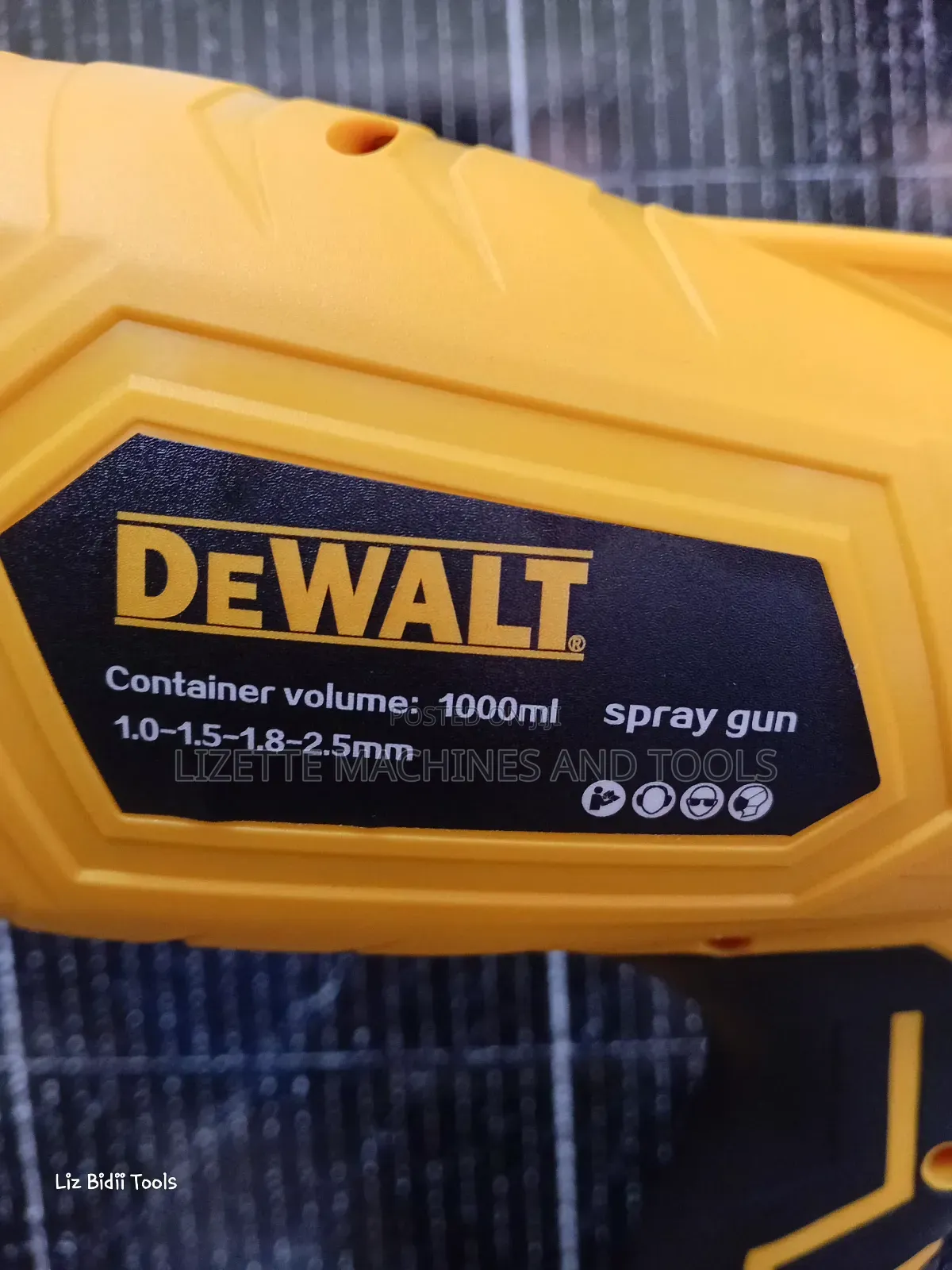 Dewalt Portable Cordless Spray Gun 48v