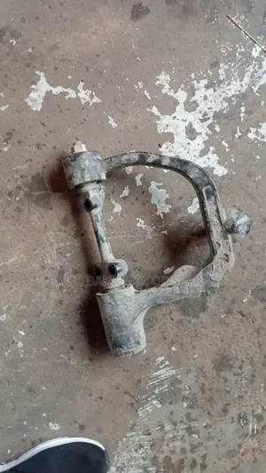 Nissan Caravan Upper Arm Ngurwe