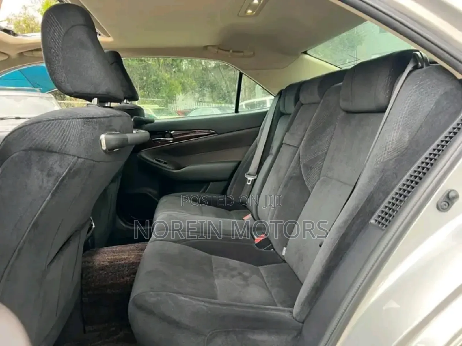 Toyota Crown 2018 Silver