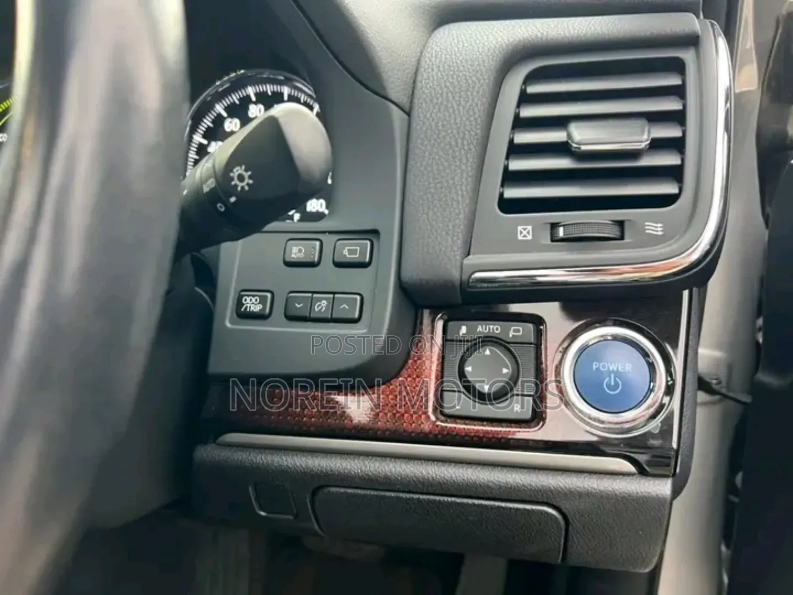 Toyota Crown 2018 Silver