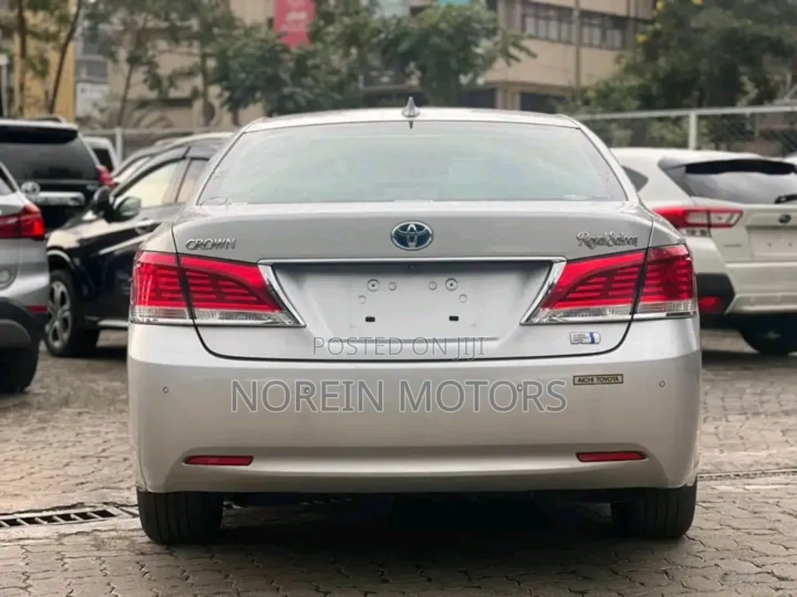 Toyota Crown 2018 Silver