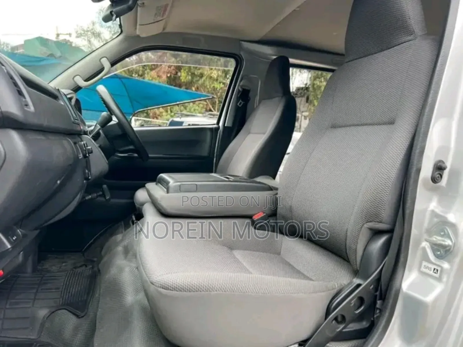 Toyota HiAce 2018 Silver