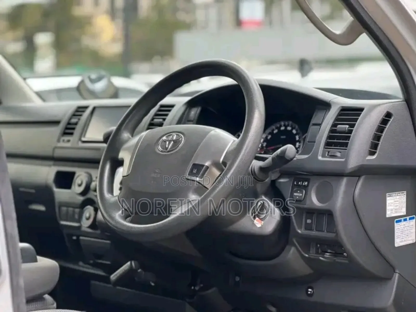 Toyota HiAce 2018 Silver