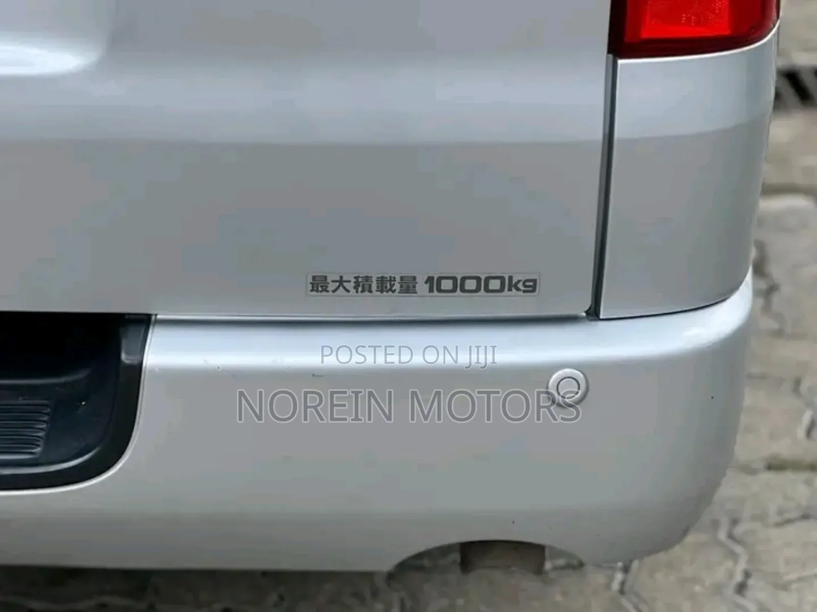 Toyota HiAce 2018 Silver