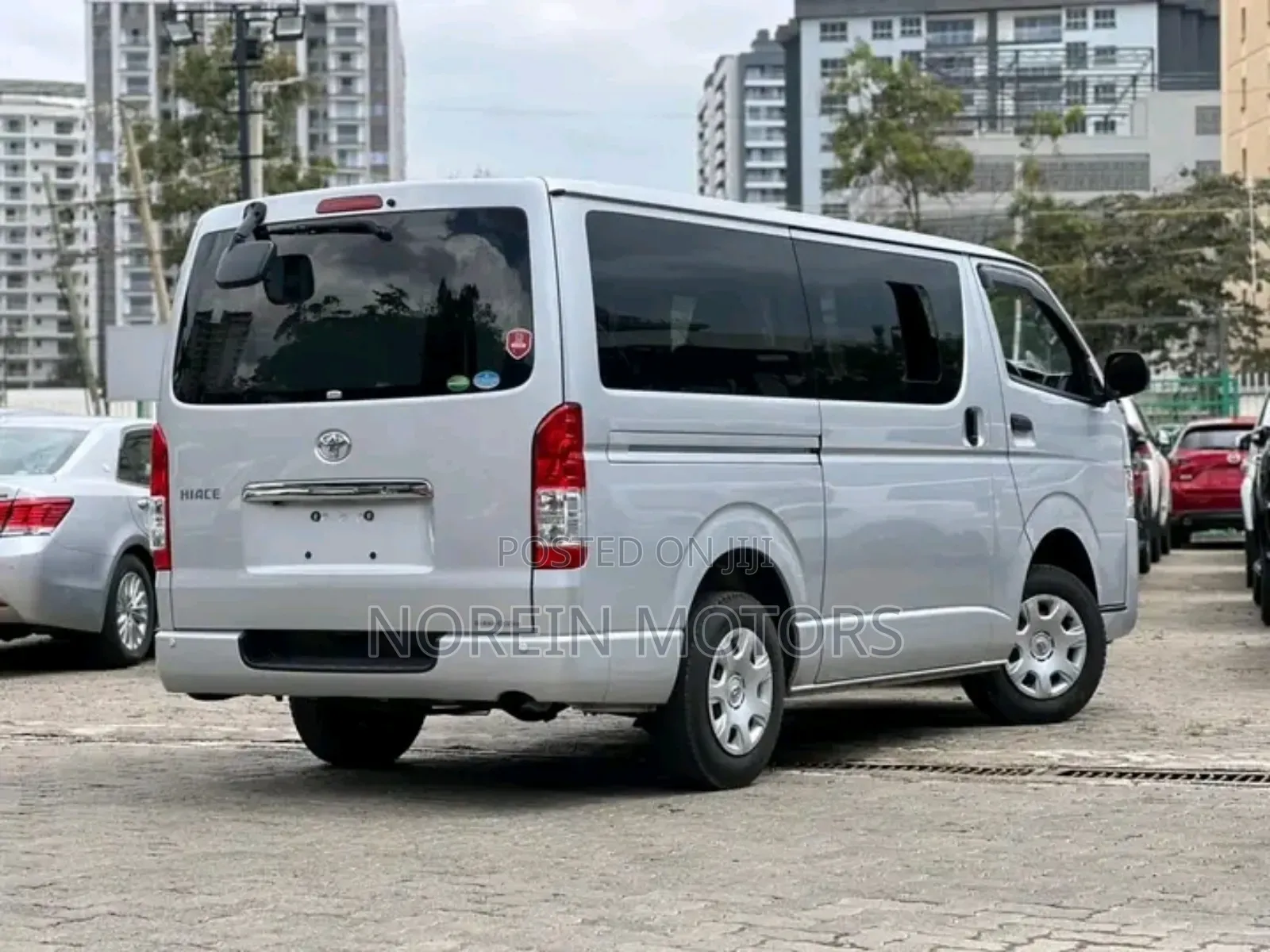 Toyota HiAce 2018 Silver