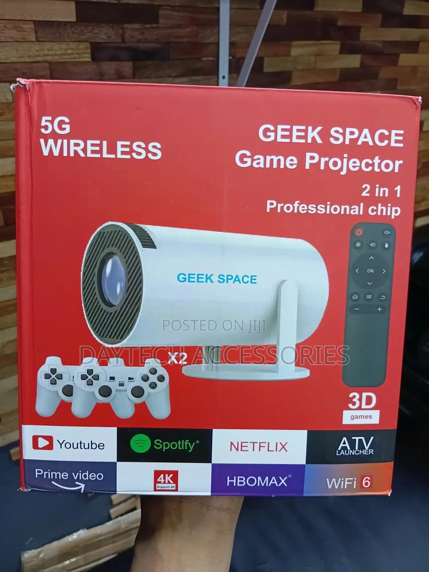 Geek Space Gaming Entertainment Projector Bundle