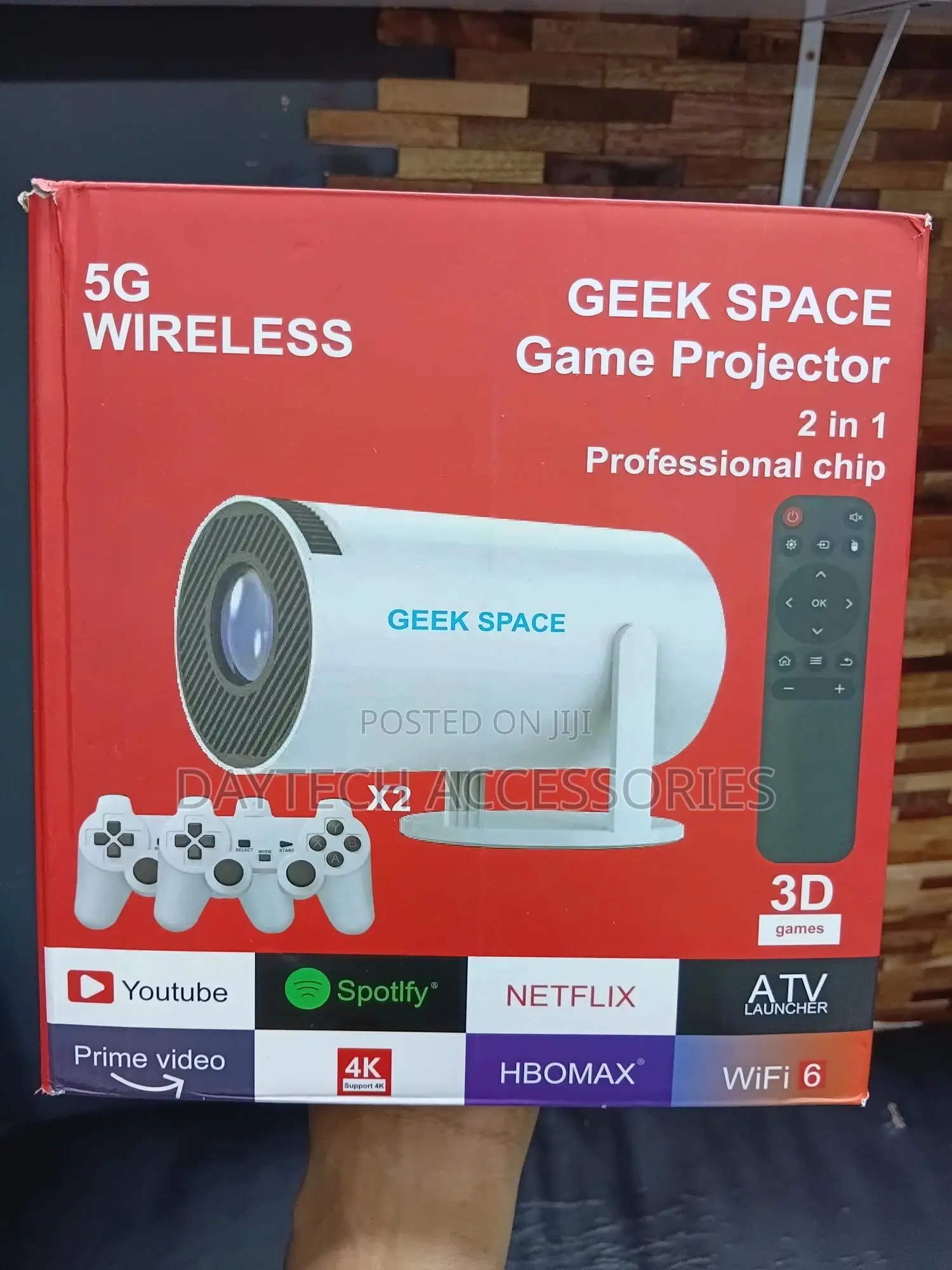 Geek Space Gaming Entertainment Projector Bundle