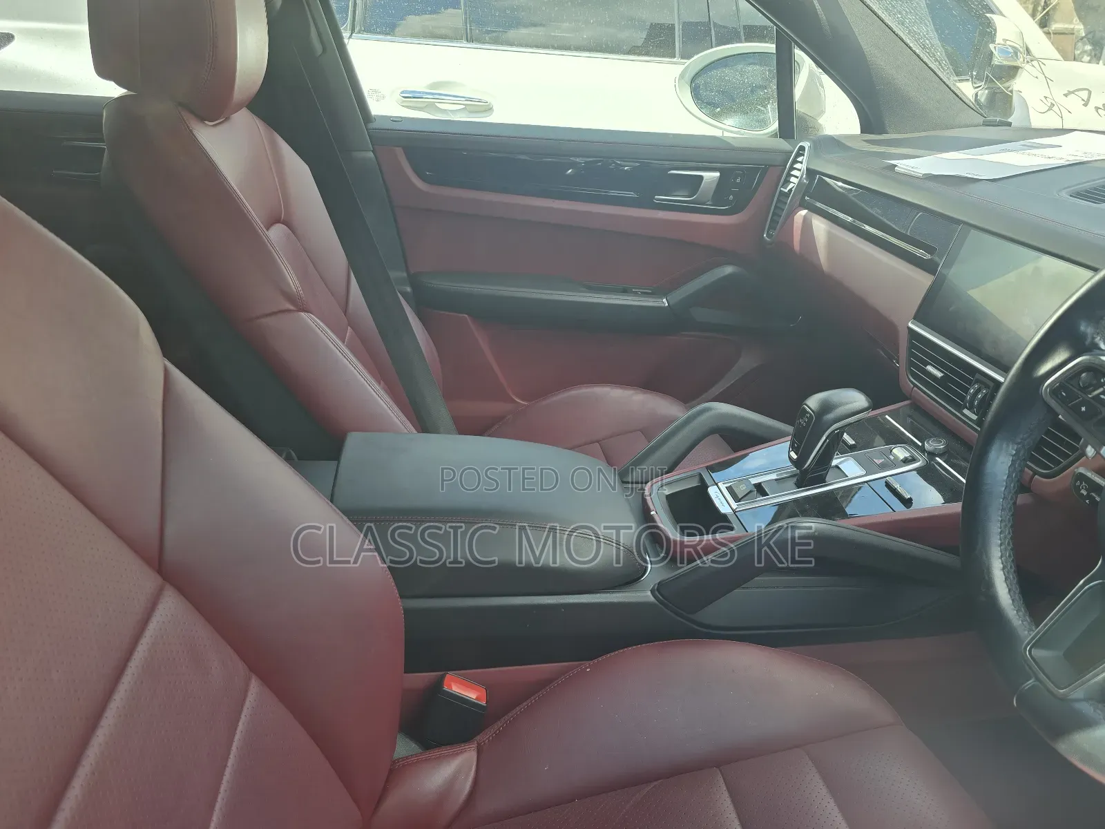 Porsche Cayenne Base AWD 2018 White