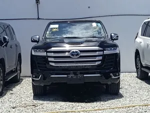 Toyota Land Cruiser LC300 2023 Matt Black