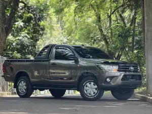 Toyota Hilux Revo Single Cab Deisel 2.4 RWD 2019 Gold