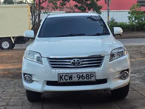Toyota Vanguard 2013 White