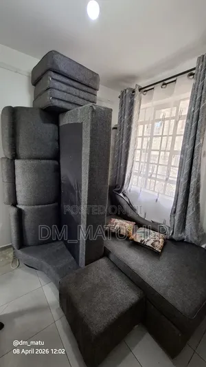 Comfortable 6 Seater With Foot Rest