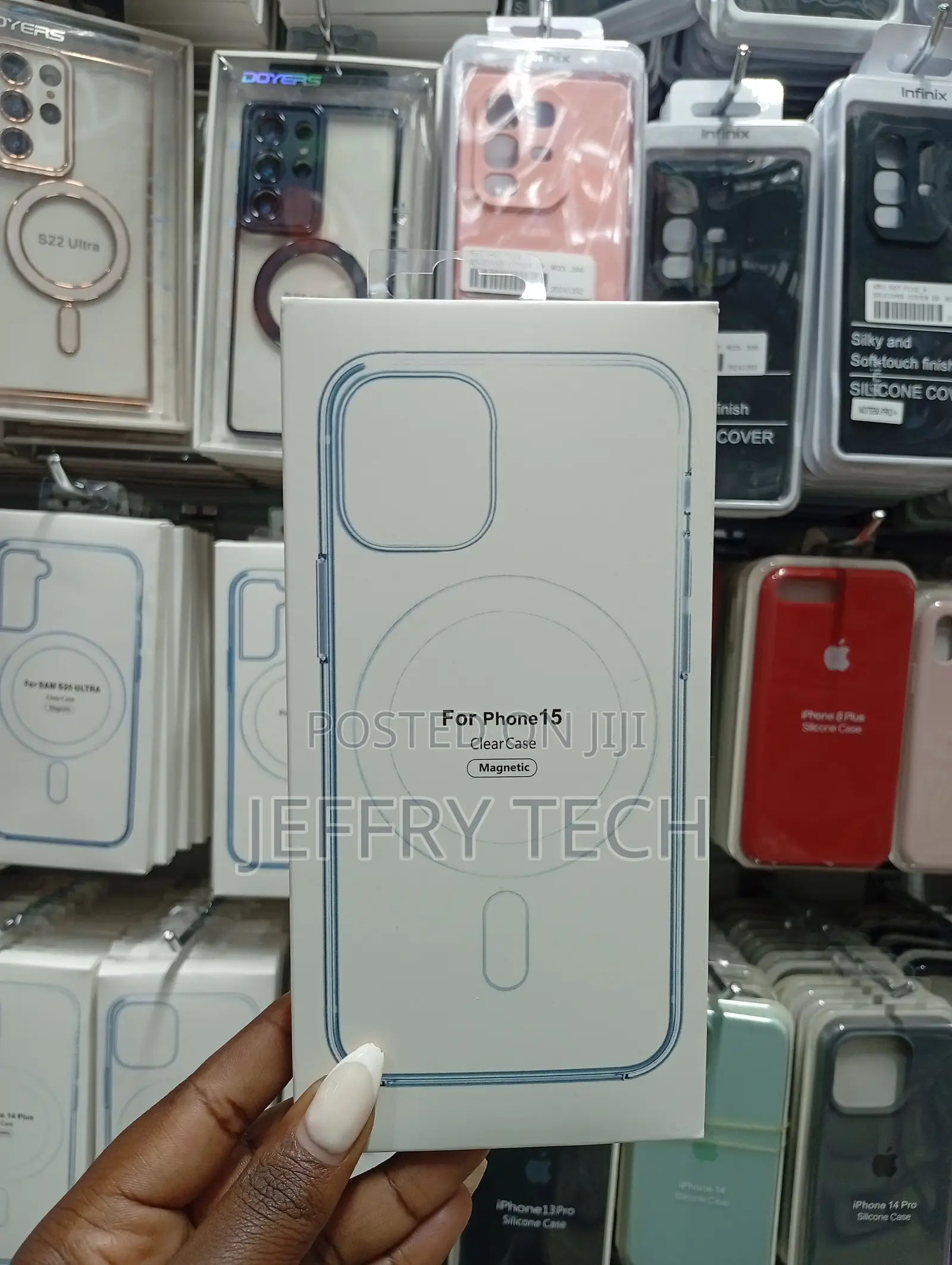 Clear Magnetic Case for the Apple iPhone 15.