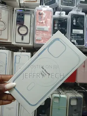 Clear Magnetic Case for the Apple iPhone 15.