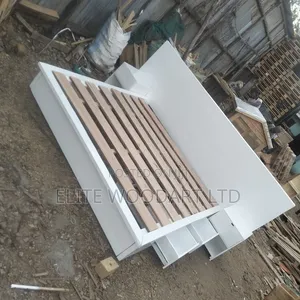 White Pallet Bed With Raised Headbord