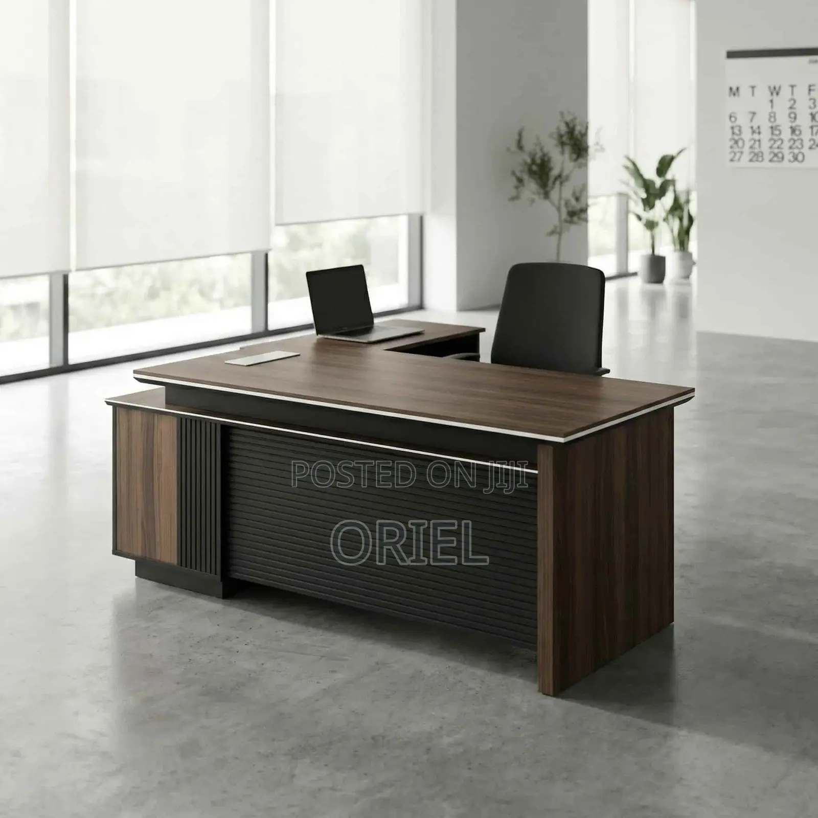 Executive Office Desk : Ergonomic L-Shaped Executive Desk