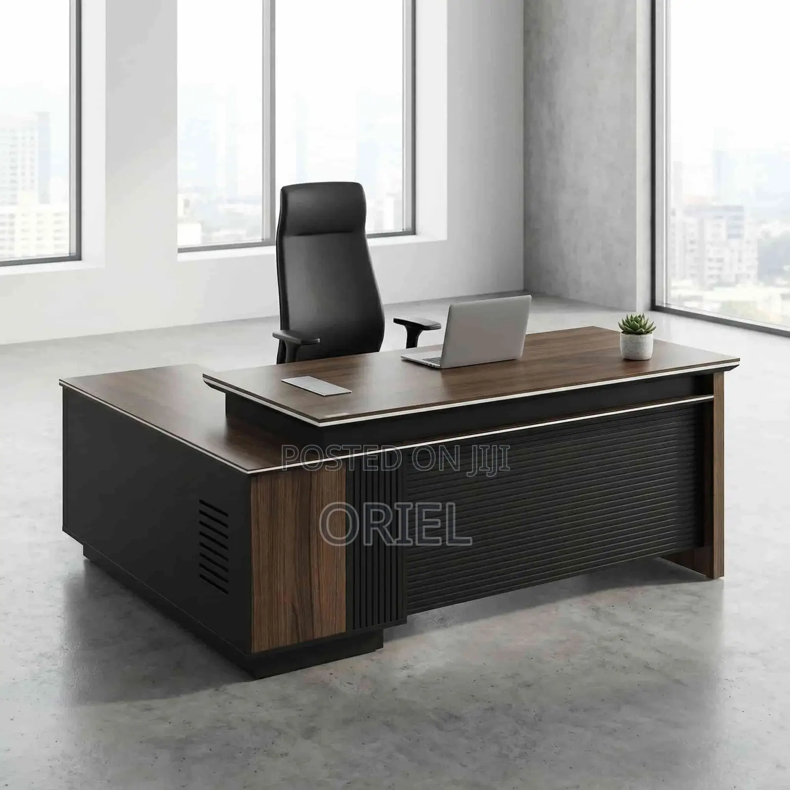 Executive Office Desk : Ergonomic L-Shaped Executive Desk