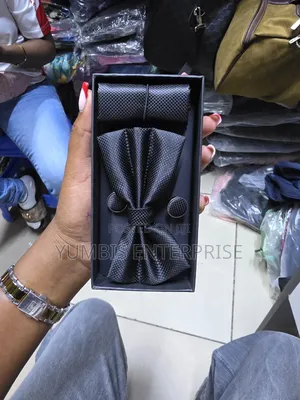 Bow Tie Set With Cufflinks and Pocket Square Set at 500