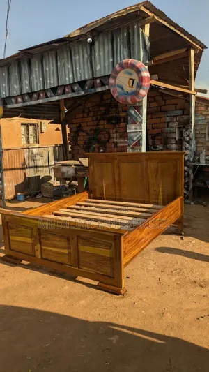 Teakwood Shelgey Solid Mahogany 6*6 Bed