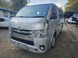 Toyota HiAce 2014 Silver