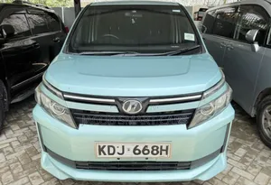 Toyota Voxy 2015 Green