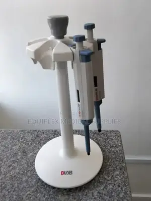 Pipette Holder (Compact and Efficient)