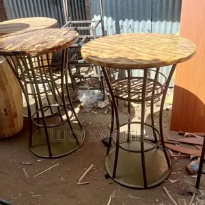 Mahogany Round Table With Plate Under