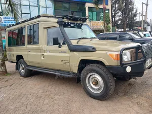 Toyota Land Cruiser 2013 Beige