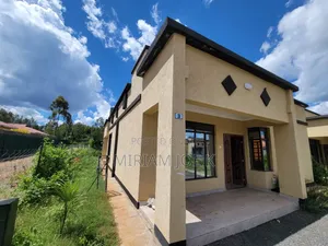 3bdrm Block of Flats in Kenyatta Road for sale