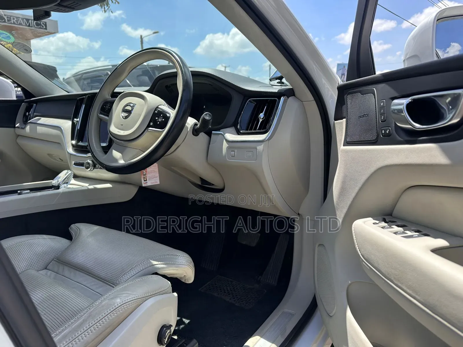 Volvo XC60 2020 White