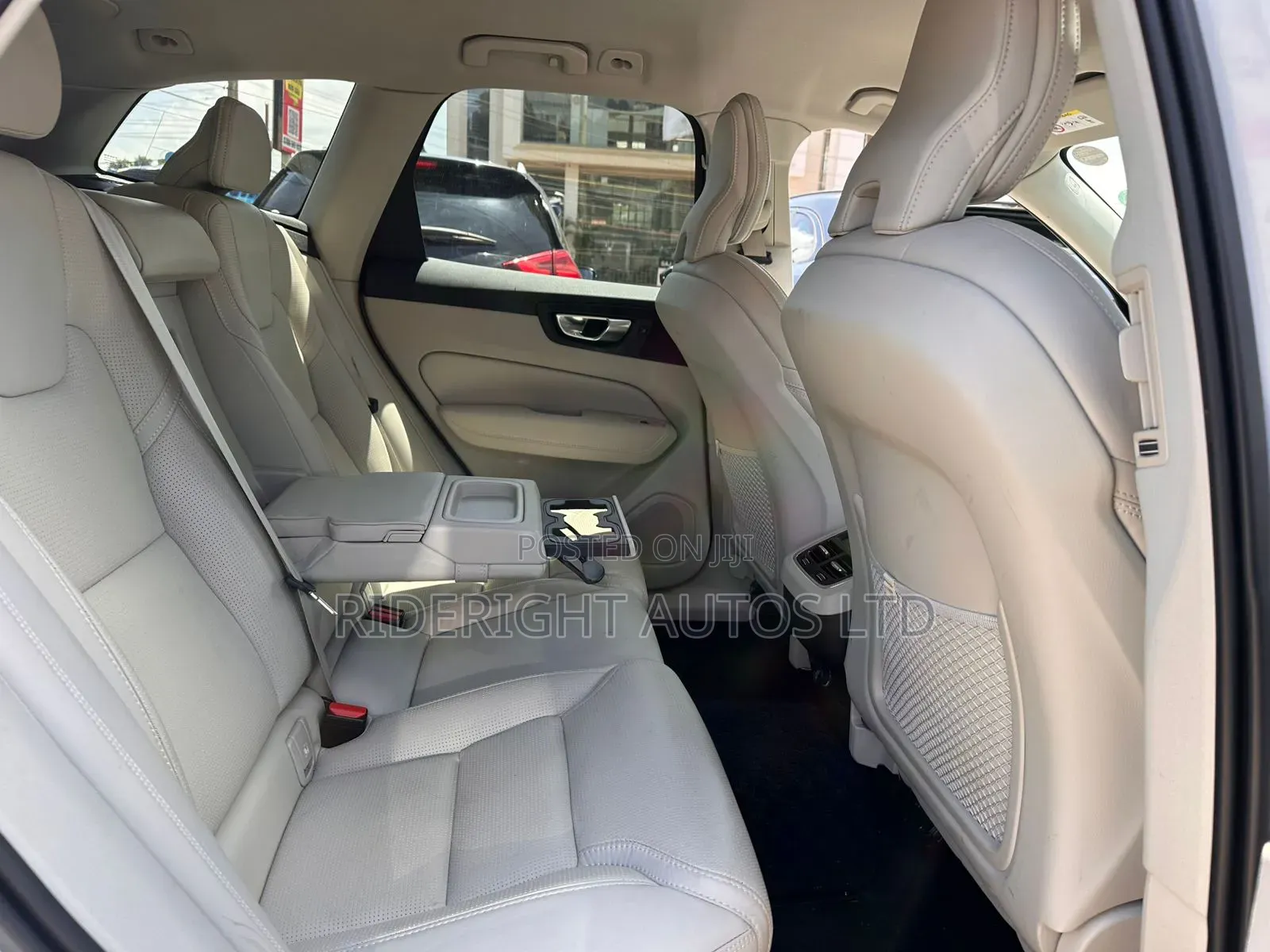 Volvo XC60 2020 White