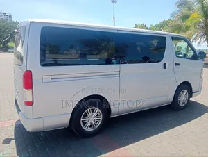 Toyota HiAce 2019 Silver