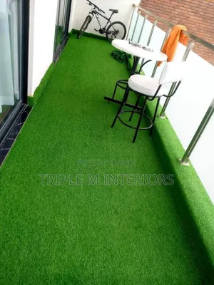 Step Into Nature Well Formed Artificial Grass Carpet