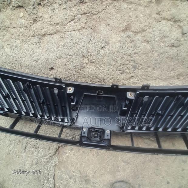 Toyota Harrier Grill With Camera - thumbnail 4
