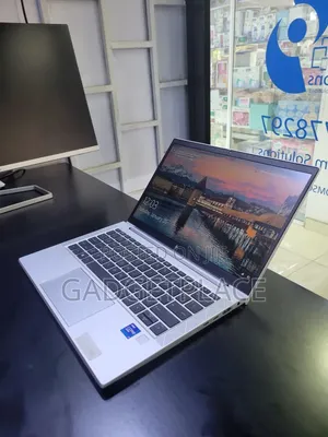 Laptop HP EliteBook 830 G8 16GB Intel Core i7 SSD 512GB