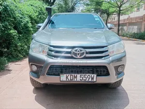 Toyota Hilux 2015 Gray