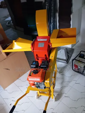 Petrol Feed Chopper Machine Available