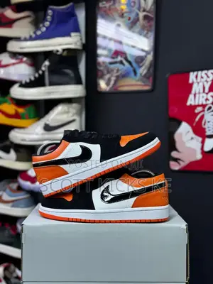 Nike Air Jordan 1 Low Shattered Backboard.