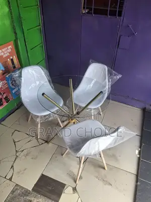 3 Seater Glass Balcon Table