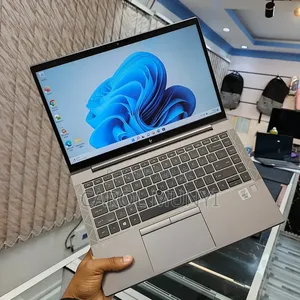 New Laptop HP ZBook Firefly 14 G7 16GB Intel Core i7 SSD 256GB