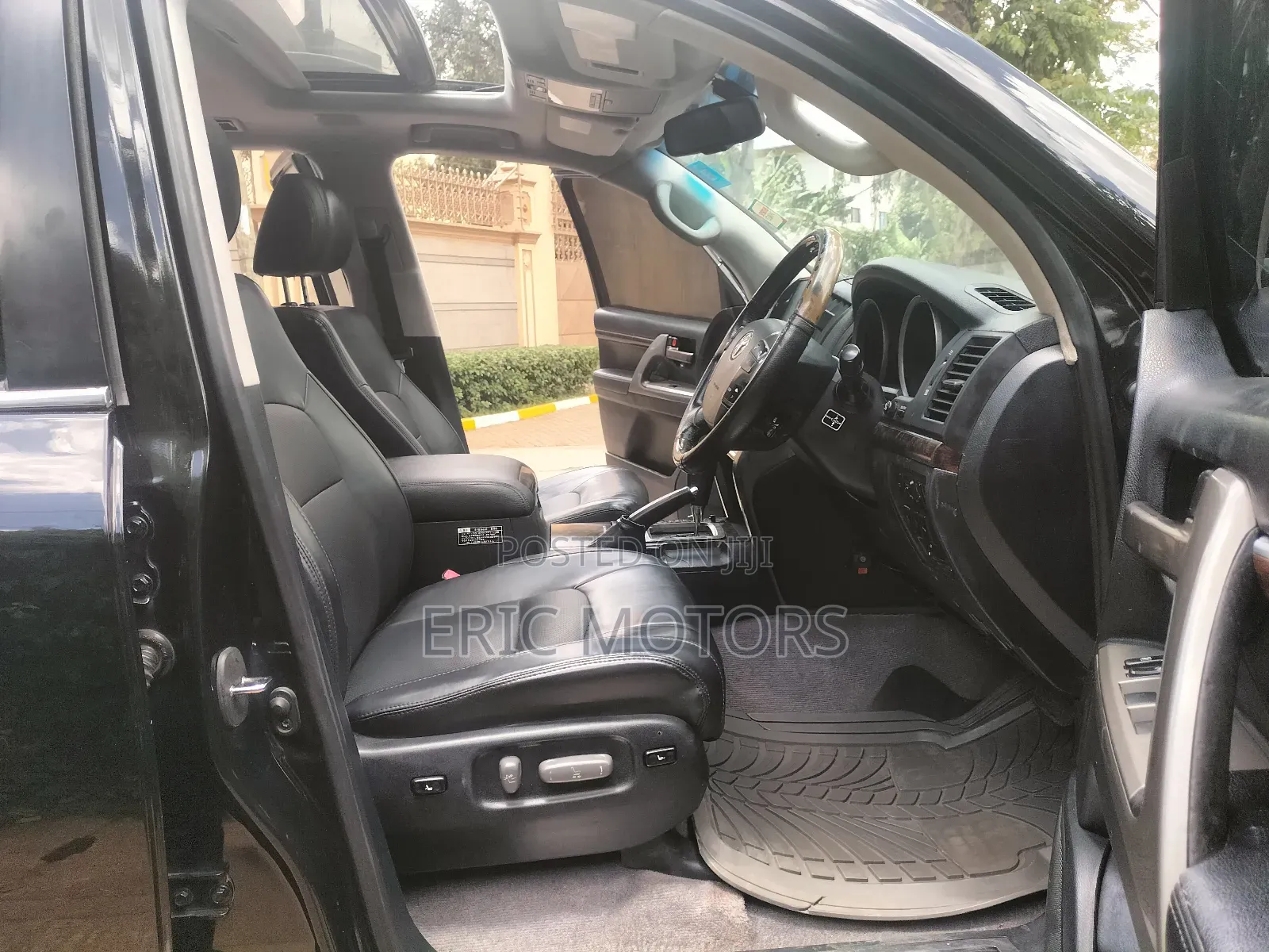 Toyota Land Cruiser 2011 Black