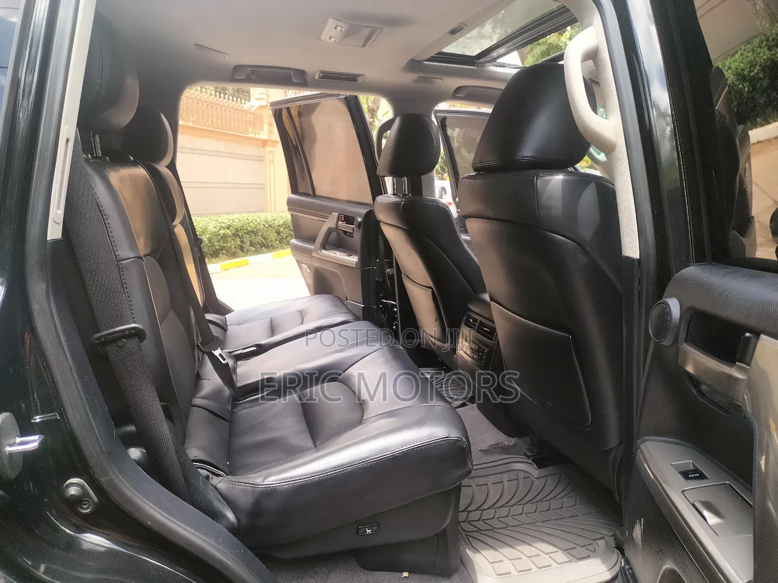 Toyota Land Cruiser 2011 Black