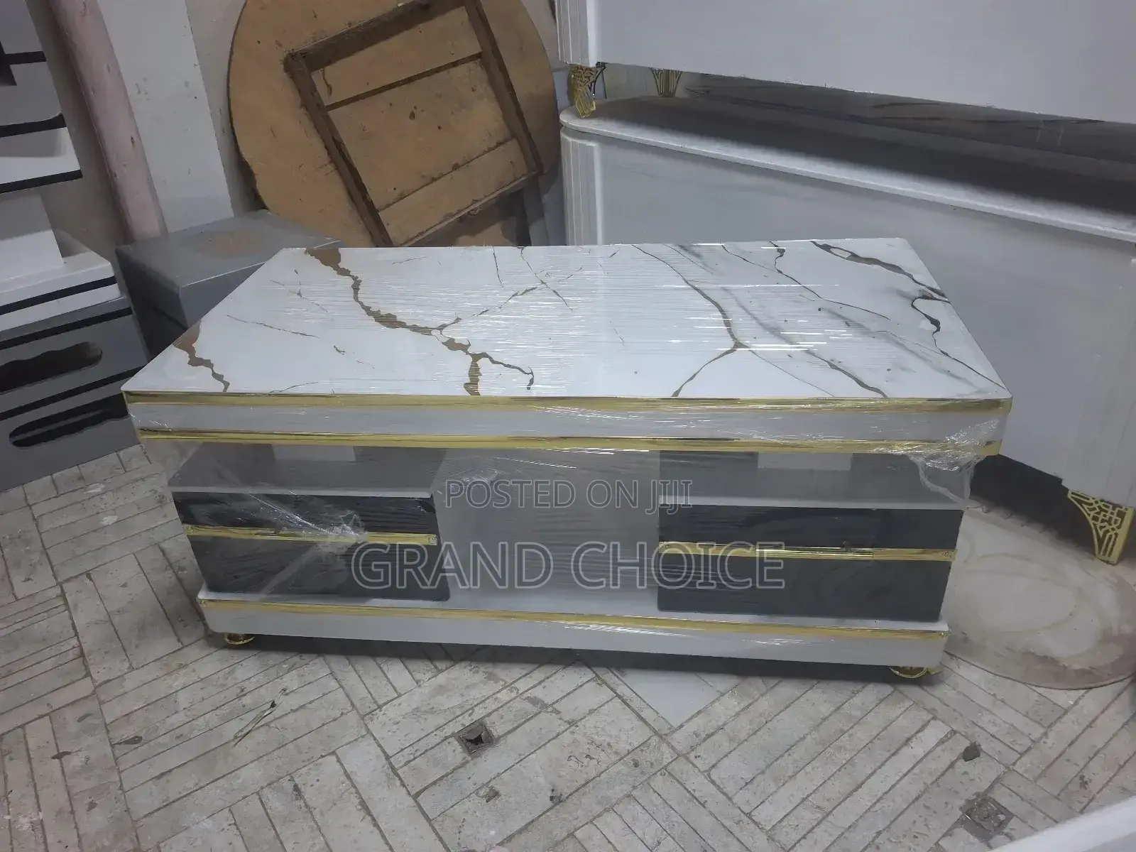 Coffee Table With 2 Drawes